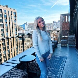 Meet your Posher, Mabrey